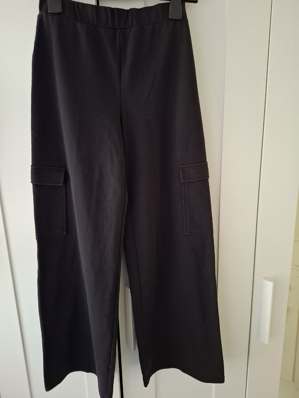 H&M Lotti & Set di vestiti: Hosen, Pullover Gr.164 – Usato da Leuggelbach venduto da Schreiner21