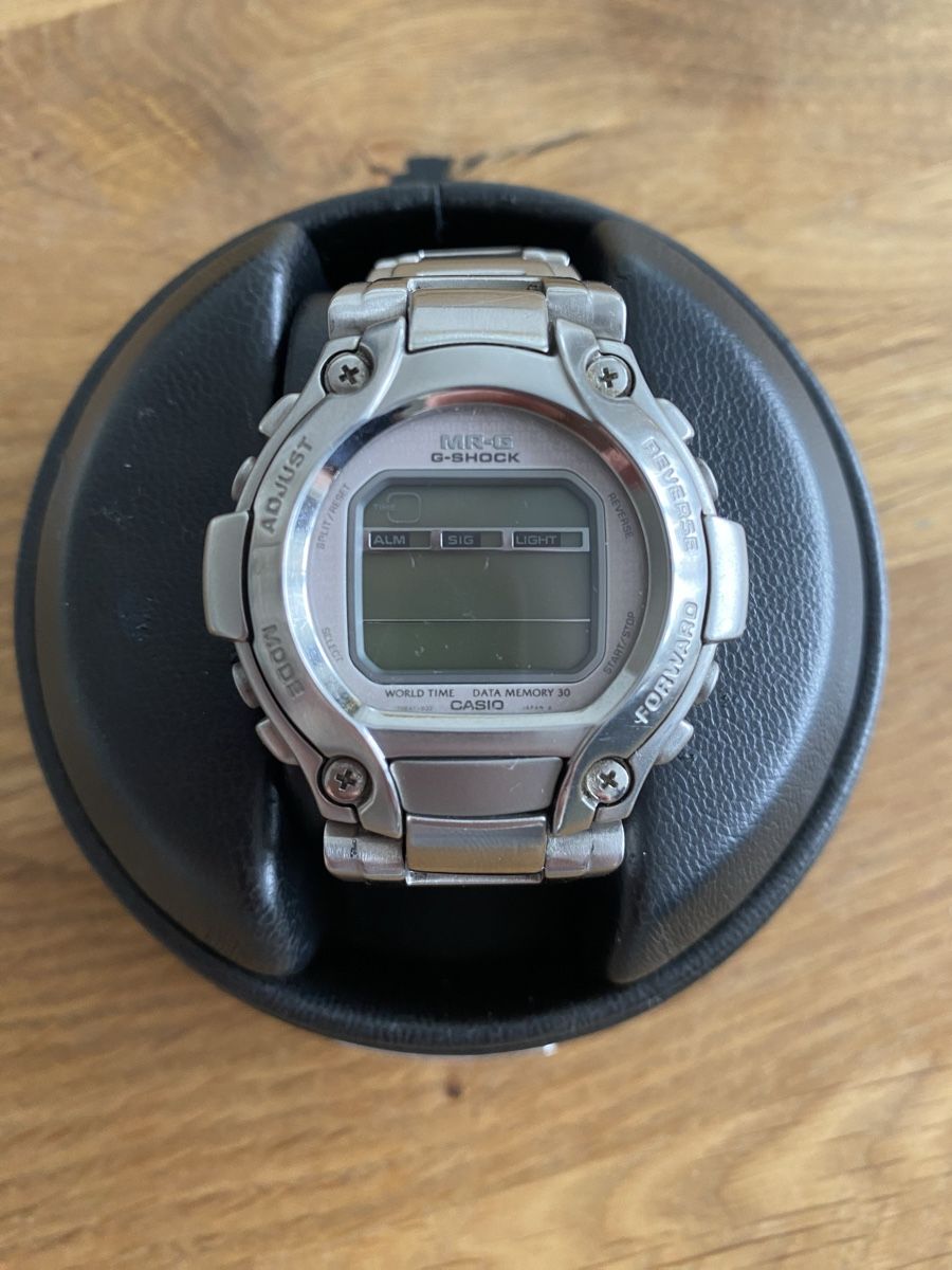 Casio Orologi: Casio G-Shock MRG 220-7, silber – Nuovo (secondo la descrizione) da Zürich venduto da Drengemann