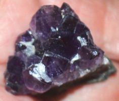 Deko Heilstein L-5127– Uruguay Amethyst Cluster –17.28 Gramm