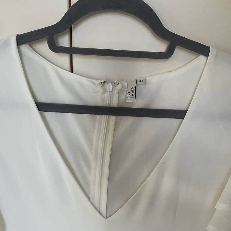 Robes: Weisses Kleid 42 – D'occasion à Itingen par alexasoldie 2