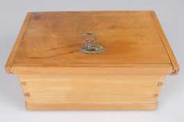 Antike Holzschatulle (Zigarren-, Schmuck- oder Dokumente)