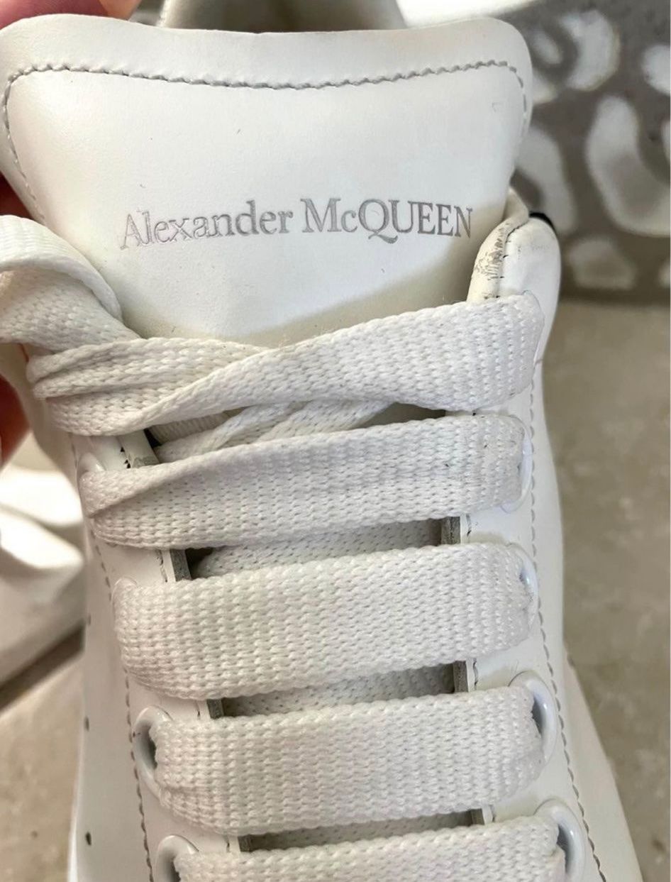 Alexander Mcqueen Scarpe da uomo: Alexander McQueen Sneaker weiss/silber Gr. 38.5 – Usato da Spreitenbach venduto da Webtempel 6