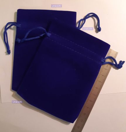 2 Stück königsblaue Schmuckbeutel aus Samt NEU 9x12cm