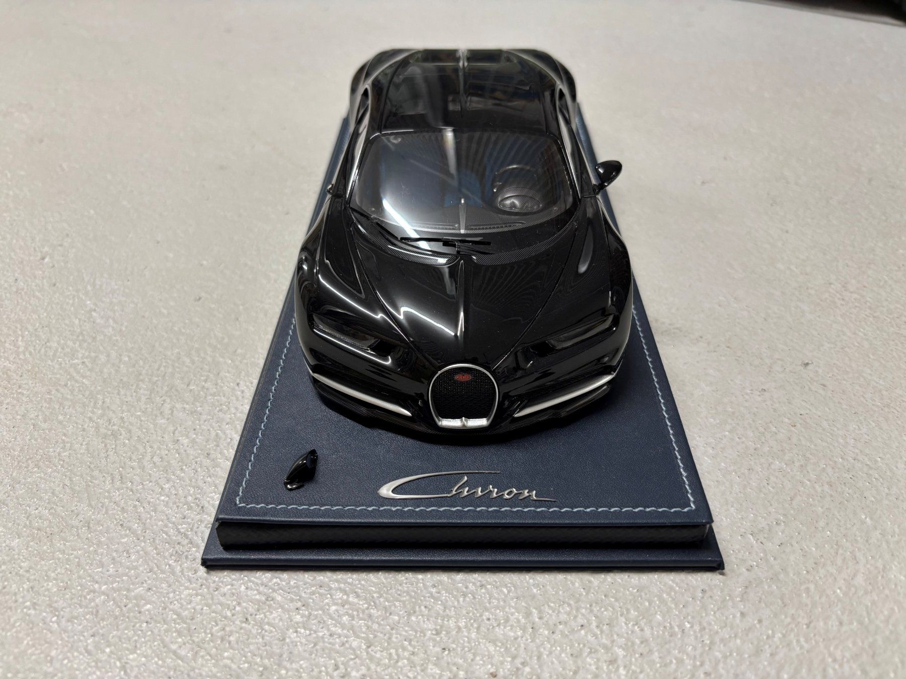 Bugatti Voitures modèles: MR Collection Bugatti Chiron 1:18 – D'occasion à Sissach par mky_bs9f 2