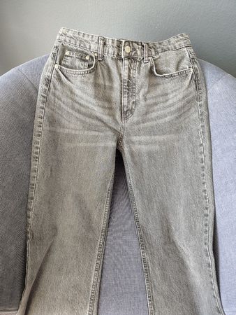 Graue Jeans Gr. 38 Pull&Bear" mit Fransen-Saum Neuwertig 