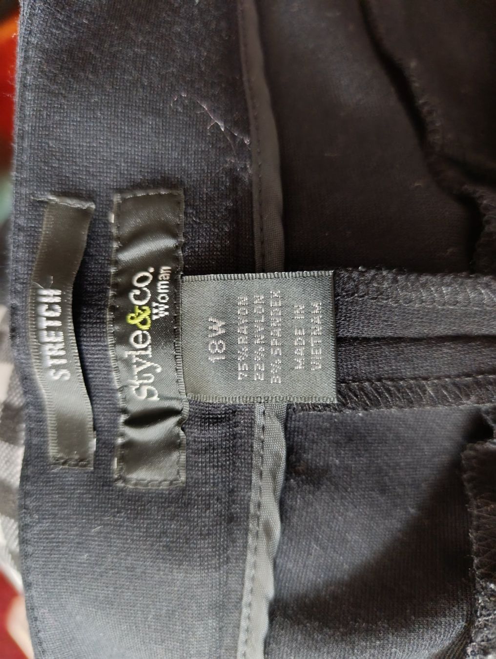 Pantaloni: Pantalon noir strech – Nuovo e nell'imballaggio originale da St-Cergue venduto da Neviana 3