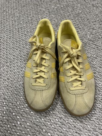 Adidas Turnschuhe, Grösse 39.5, gelb