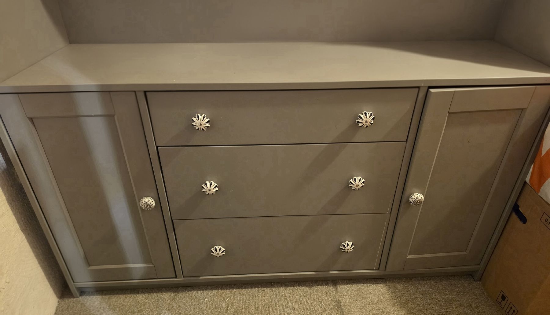 Ikea Kommoden: Ikea HAUGA Sideboard, grau, 140x84cm – Gebraucht aus Horgen von Cayan51