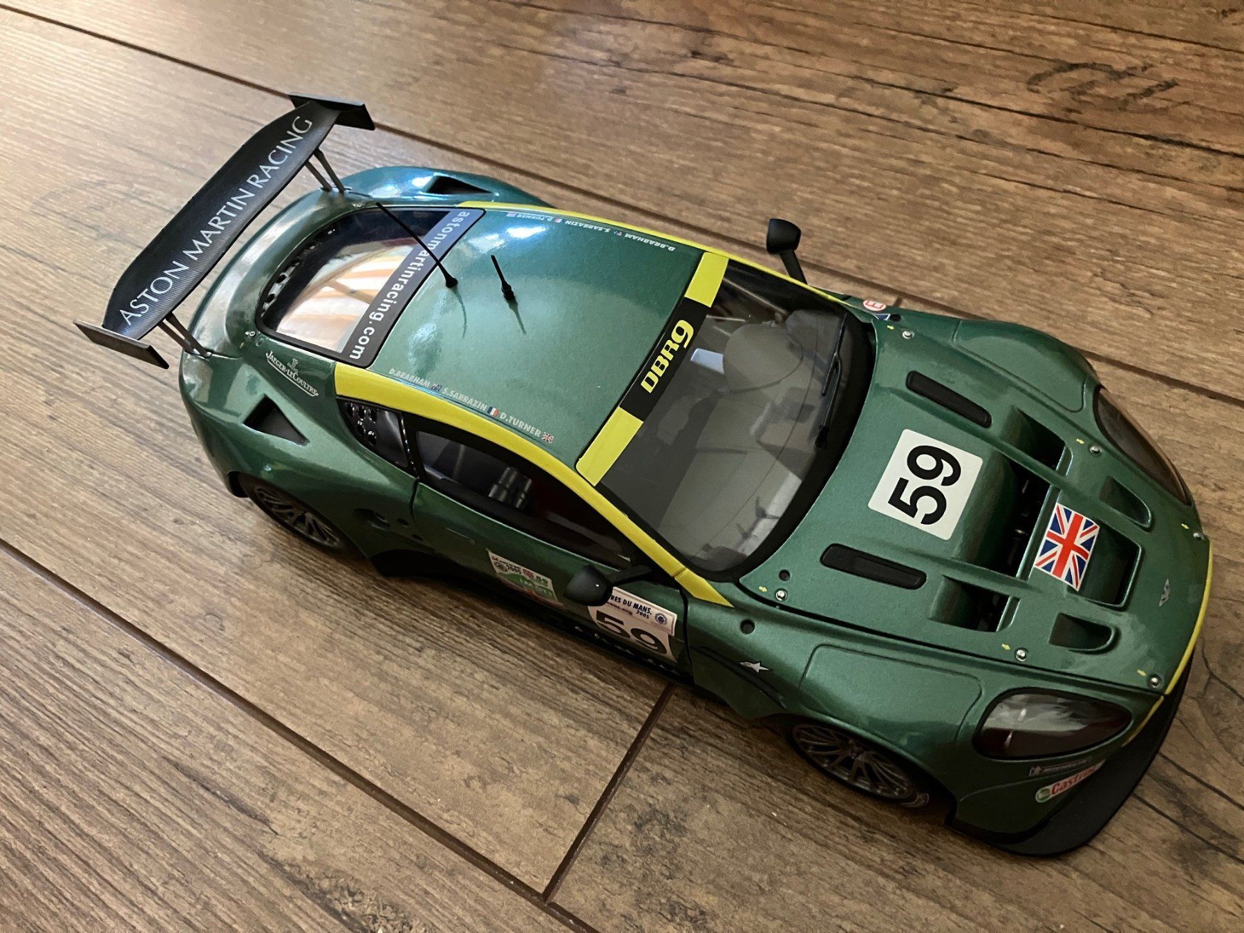 Aston Martin Modellini d'auto: Aston Martin DBR9 1:18 von Solido – Nuovo (secondo la descrizione) da Schwanden-Brienz venduto da swisscopter 1