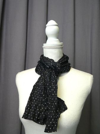 Schal von Comma schwarz mit Punkten