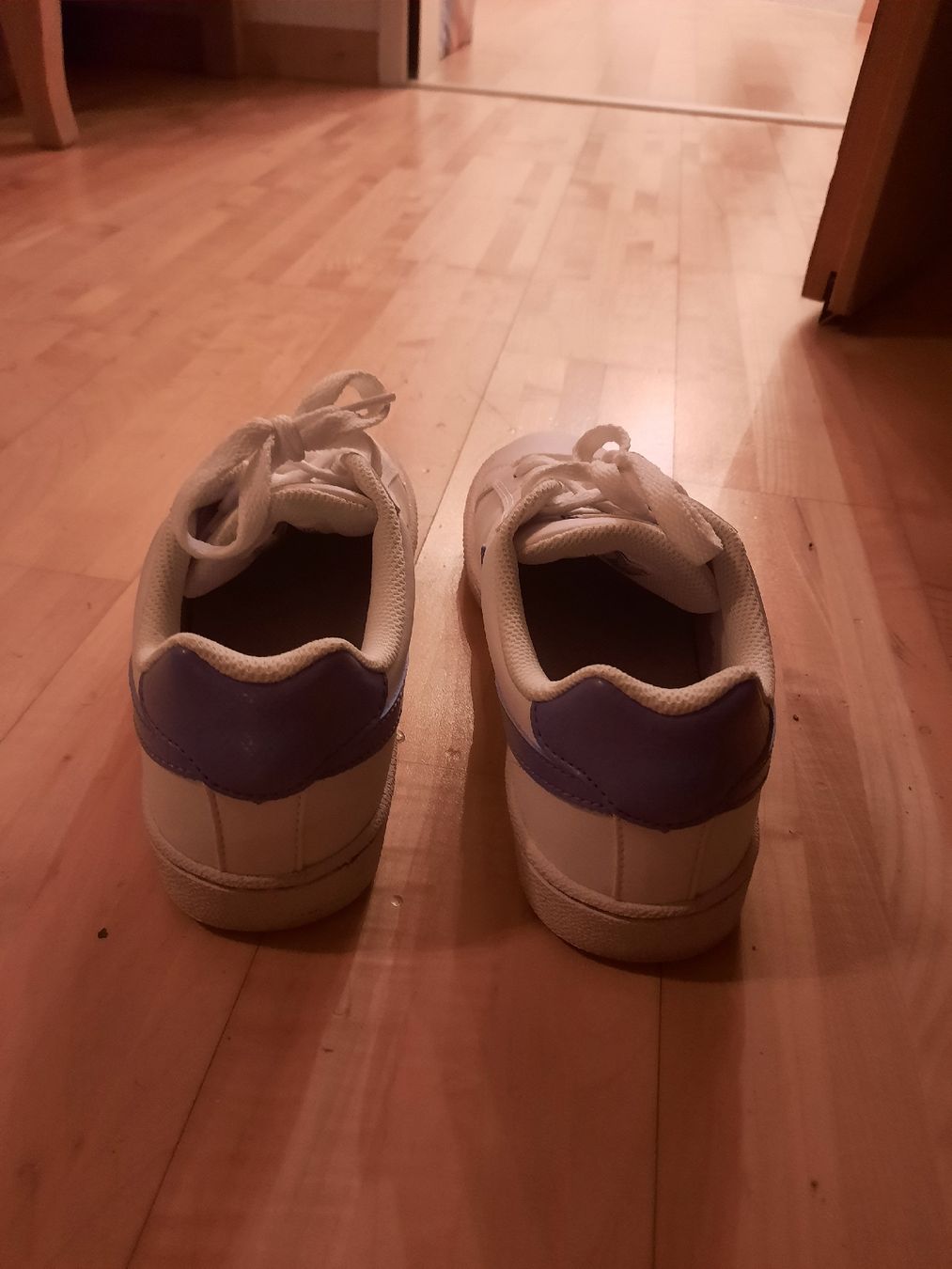 Nike Scarpe da donna: Nike Schuhe weiss 37.5 – Nuovo (secondo la descrizione) da Rüti ZH venduto da 11120 1