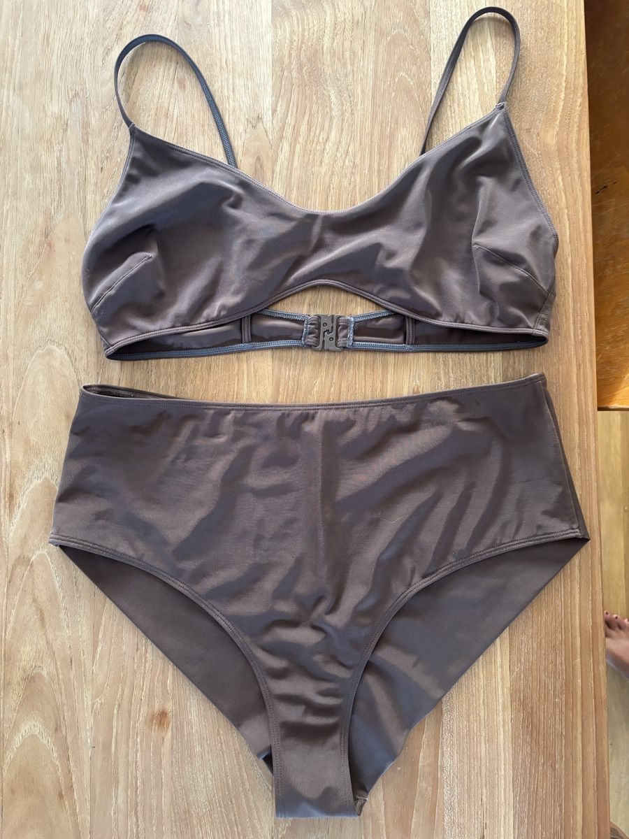 Badekleider & Bikinis: Monki Bikini braun M/38-L/40 – Gebraucht aus Biel-Benken BL von frauvomfluss