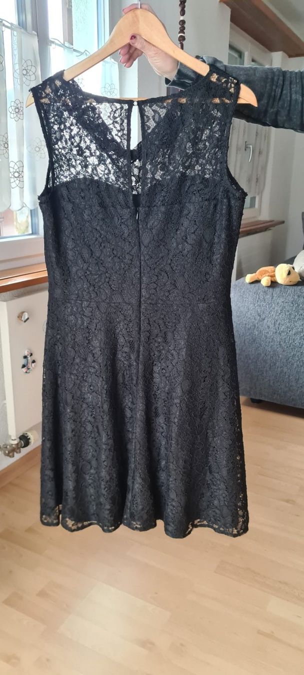 Vestiti: Kleid - 44 – Usato da Niederbipp venduto da Tamara15101995 2