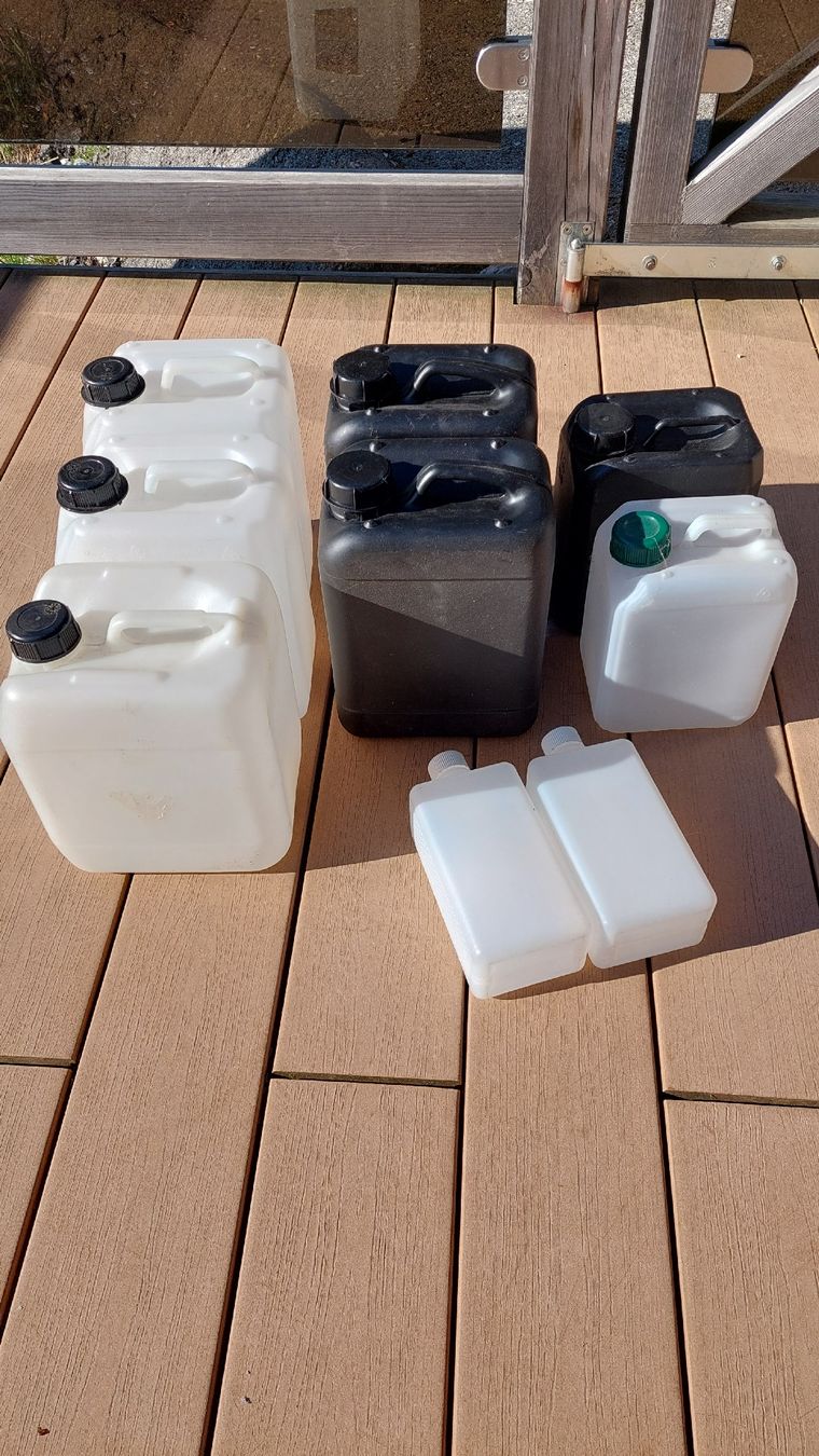 Accessori per altri veicoli: Lots d'estagnons – Usato da Marsens venduto da fakia