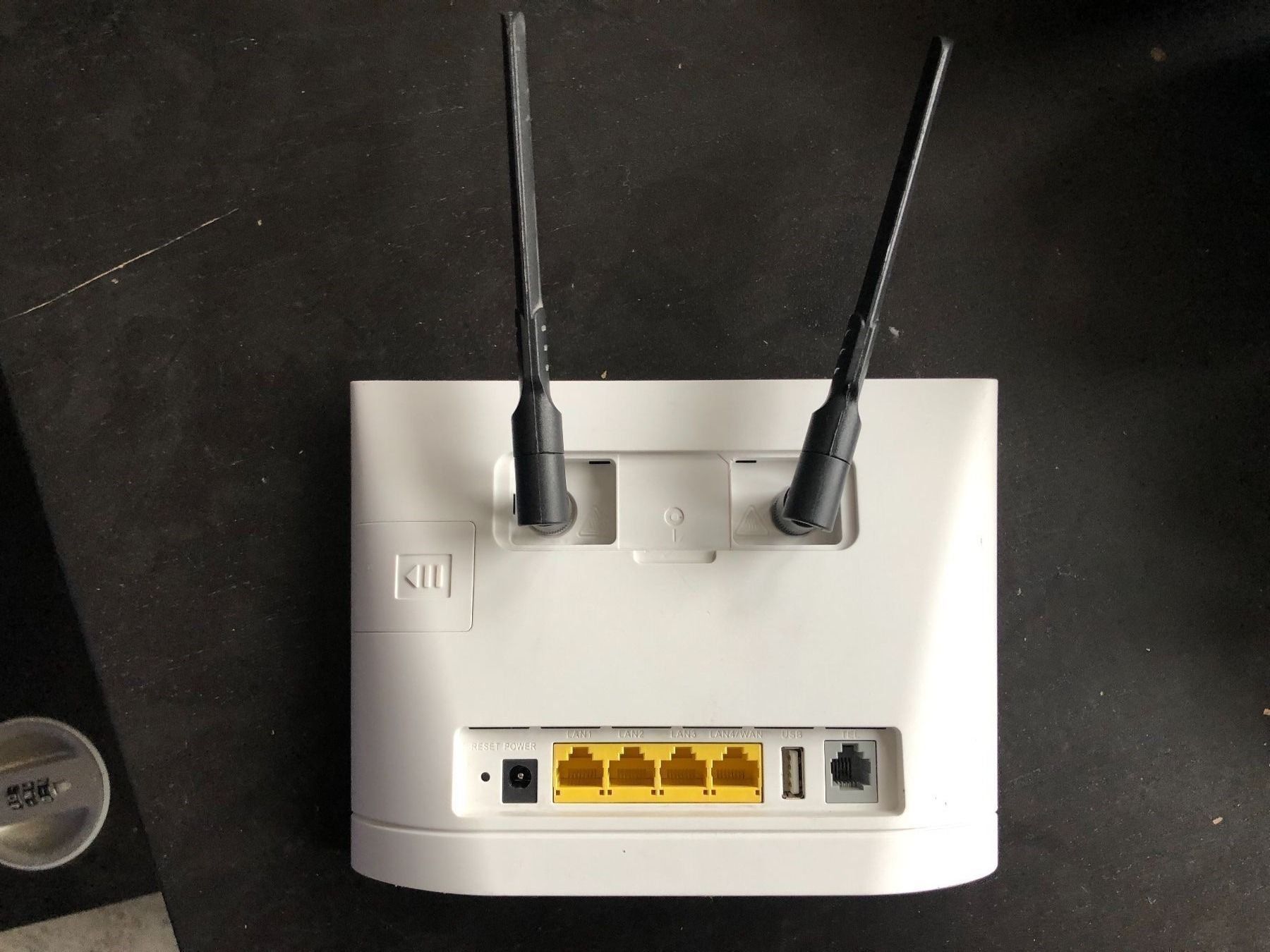 Modem & Router: Huawai WiFi Router Model B315s-2 – Usato da Birmenstorf AG venduto da luckyx90 2