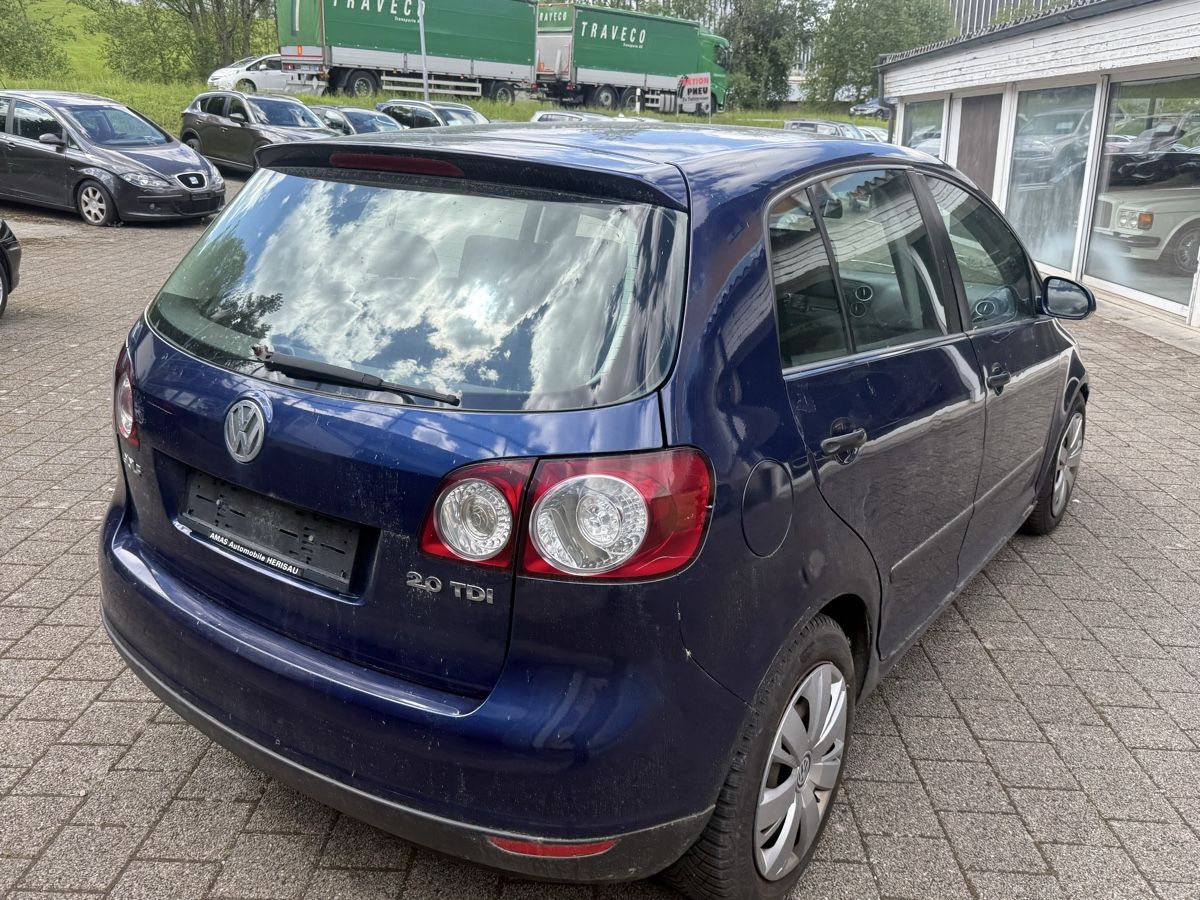 VW Automobili: VW Golf 2.0 TDI, Jg. 2005 - Defekt, Export oder Teile 53 – Usato da Herisau venduto da driti01 2
