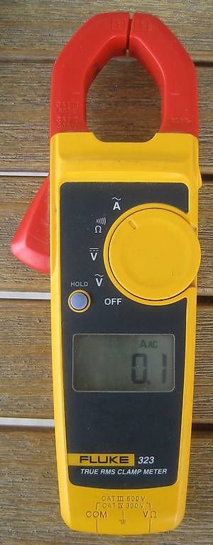 Fluke Messen: Fluke Strommesszange Multimeter Digital 323 Zangenmultimeter – Gebraucht aus Emmenbrücke von tms1122 1