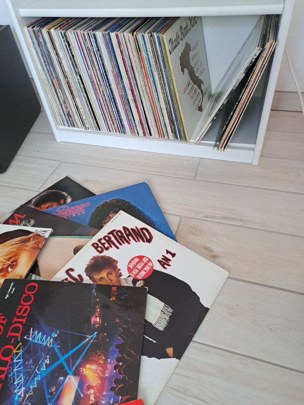 Dischi in vinile: Disques vynile , 160 pièces... – Usato da Bassecourt venduto da Lupomiki1 1