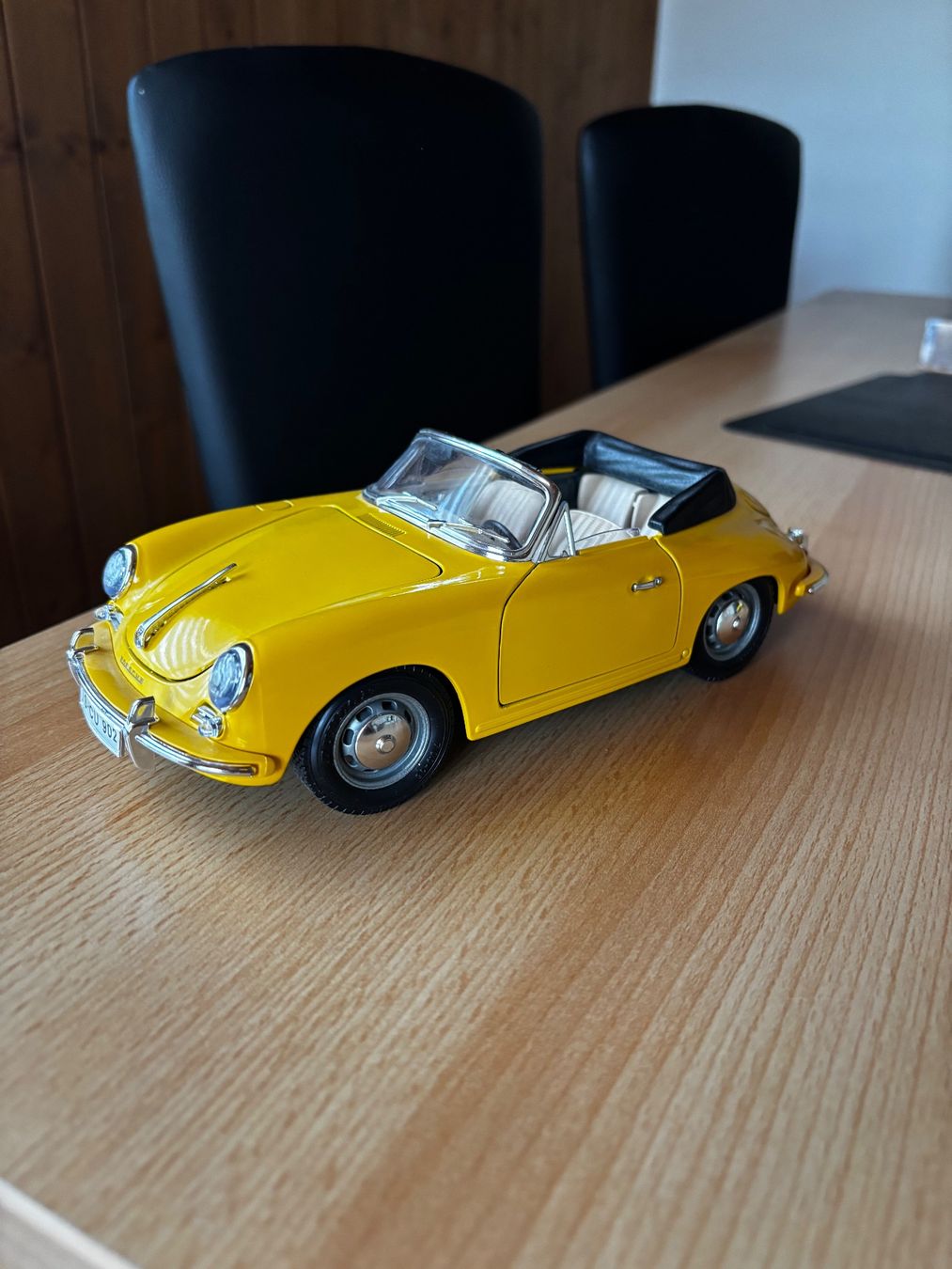Bburago Modellautos: Porsche 356 B  1/18 1961 Bburago – Gebraucht aus Affeltrangen von Pal-94