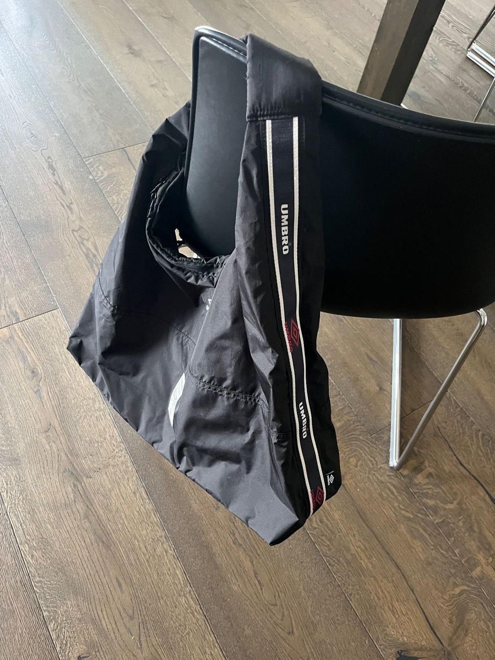 Taschen: Umbro Nylon Schultertasche schwarz - Unisex – Neu (gemäss Beschreibung) aus Birrwil von Bruce1968 4