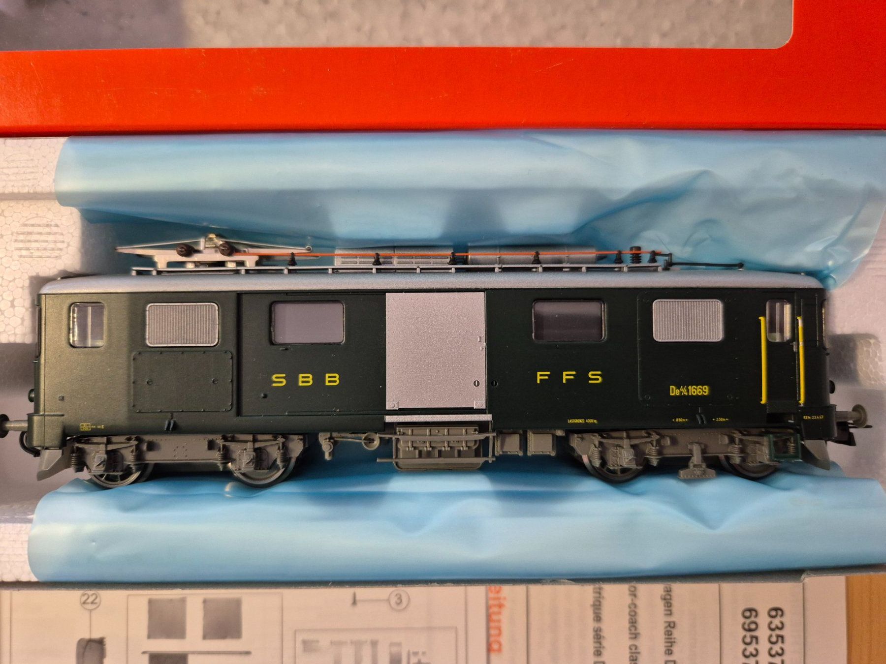 Roco Modelleisenbahnen: ROCO 63537 - SBB-CFF De 4/4 1669 - H0 digital DCC – Gebraucht aus St-Léonard von thipif