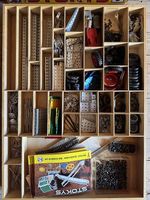 Stokys, Kiste mit vielen Bauteilen