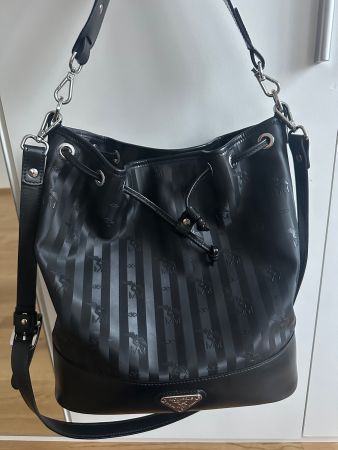 Maison Mollerus Beuteltasche Niesen schwarz silber