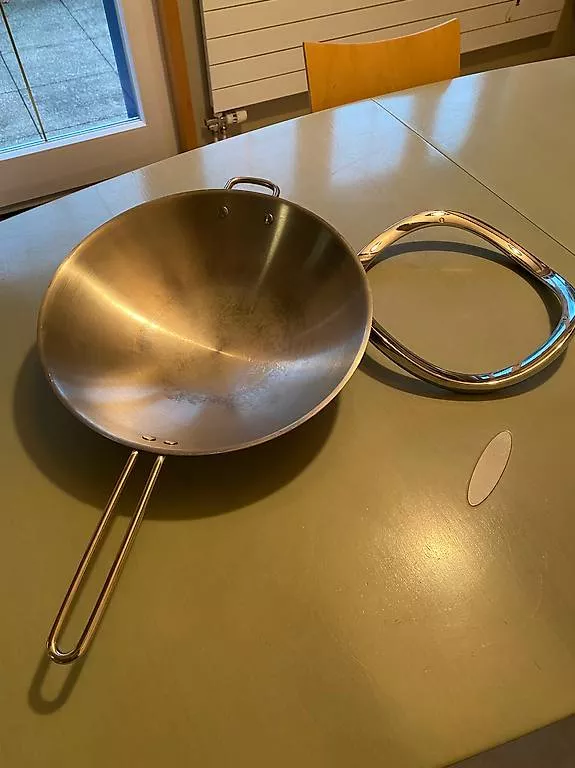 Padelle: WOK POUR TABLE À INDUCTION – Usato da Bassecourt venduto da reggilou01