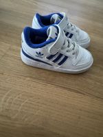 Baskets Adid as garçons blanches et bleues, pointure 22,