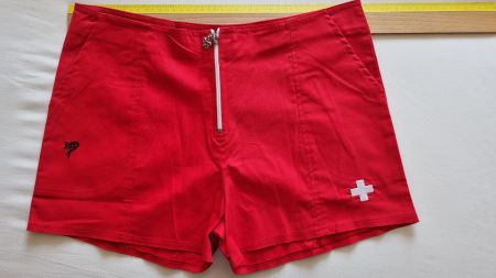 Hot - Pants mit Schweizerkreuz, Gr. M, Neuwertig