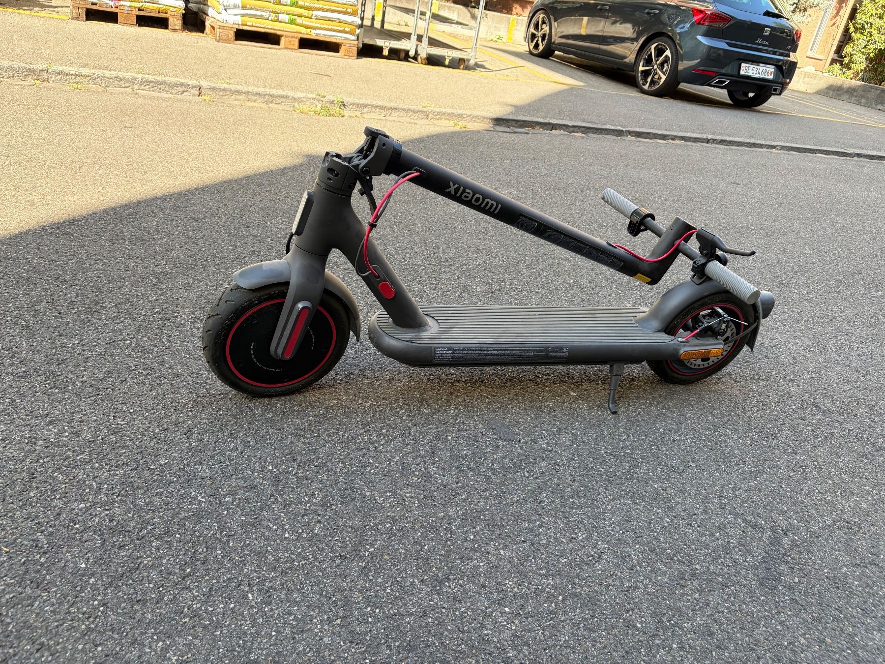 Veicoli elettrici: Xiaomi Mi Electric Scooter Pro 2 – Nuovo (secondo la descrizione) da Bern venduto da lucie.kunzle 1