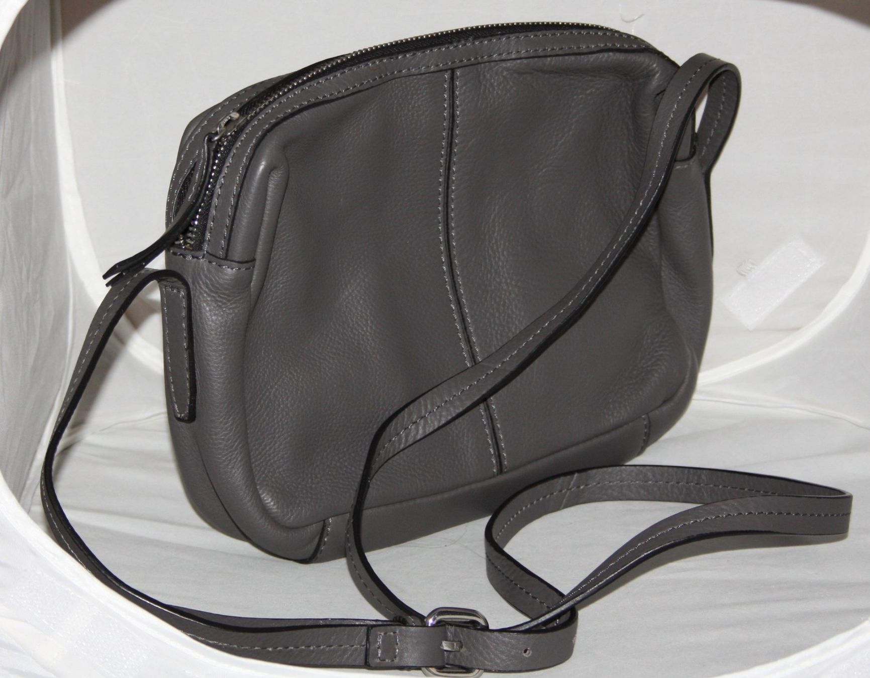 Taschen: Umhängetasche Leder THE BAG grau – Gebraucht aus Flüelen von DiversicumAccessoire 1