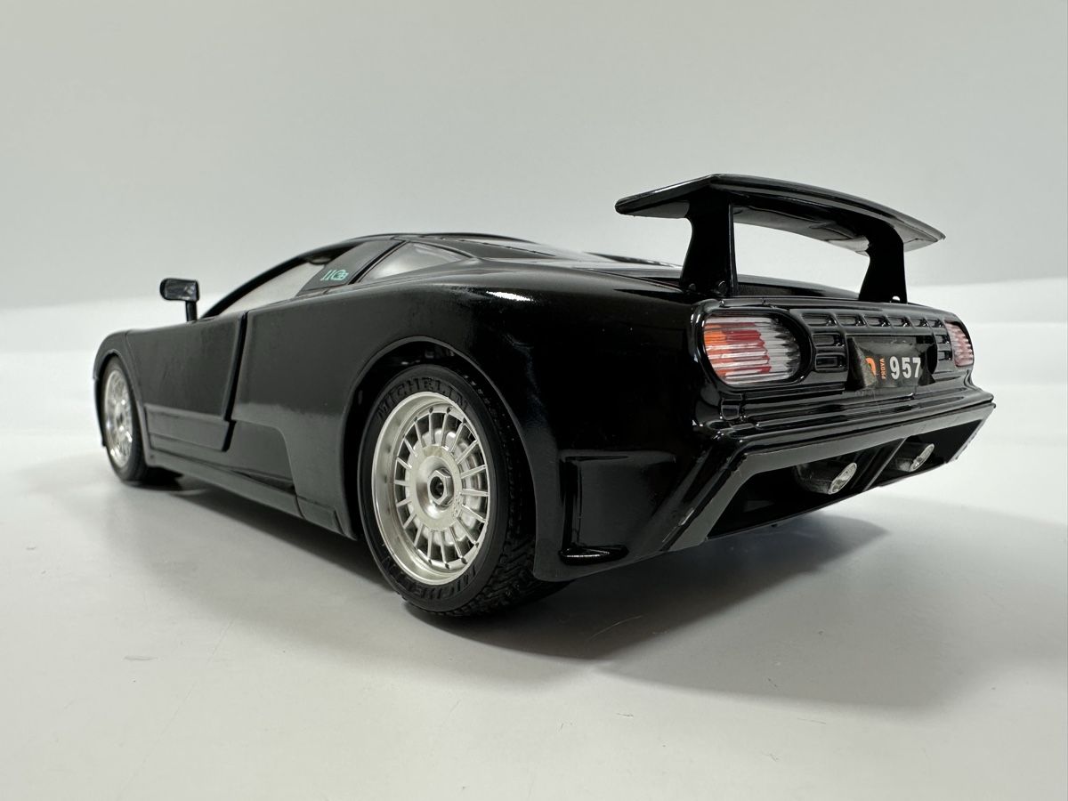 Bburago Modellautos: Bugatti EB110 1:18, schwarz, BBURAGO  – Gebraucht aus Zofingen von rf9_x2xt 3
