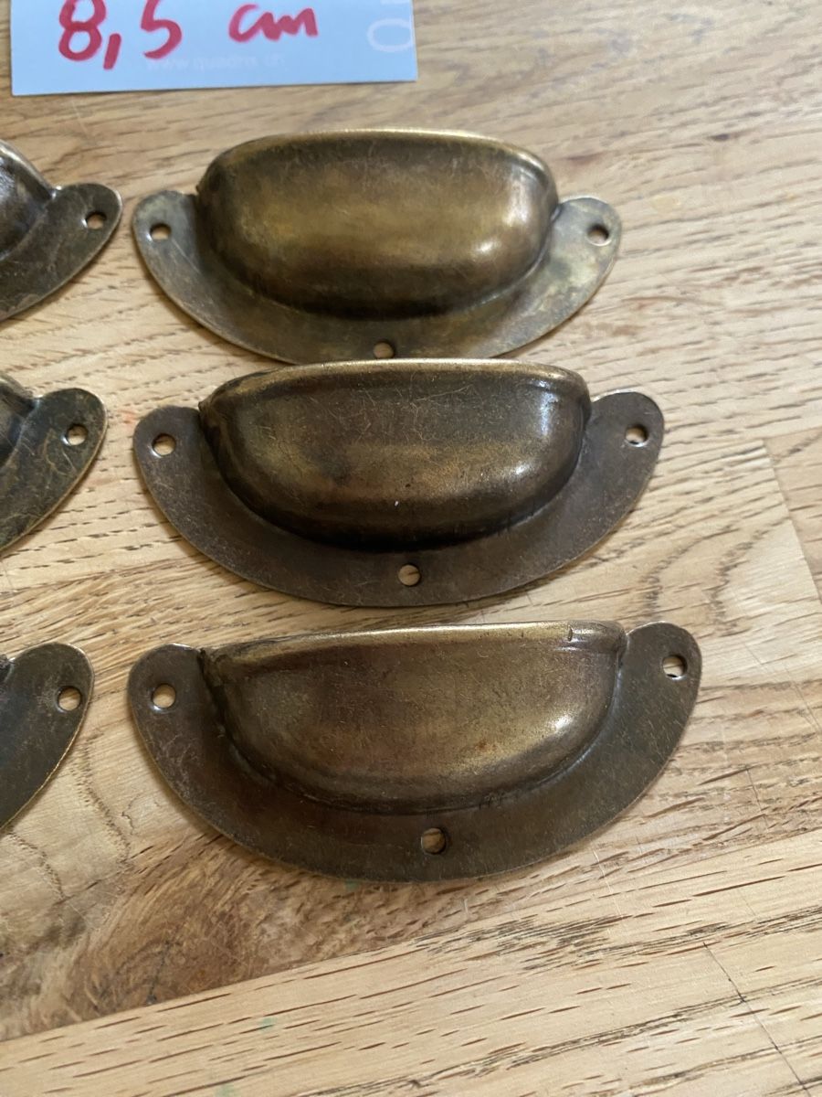 Ferramenta: 6 Muschelgriffe – Usato da Flawil venduto da Naphtali 1