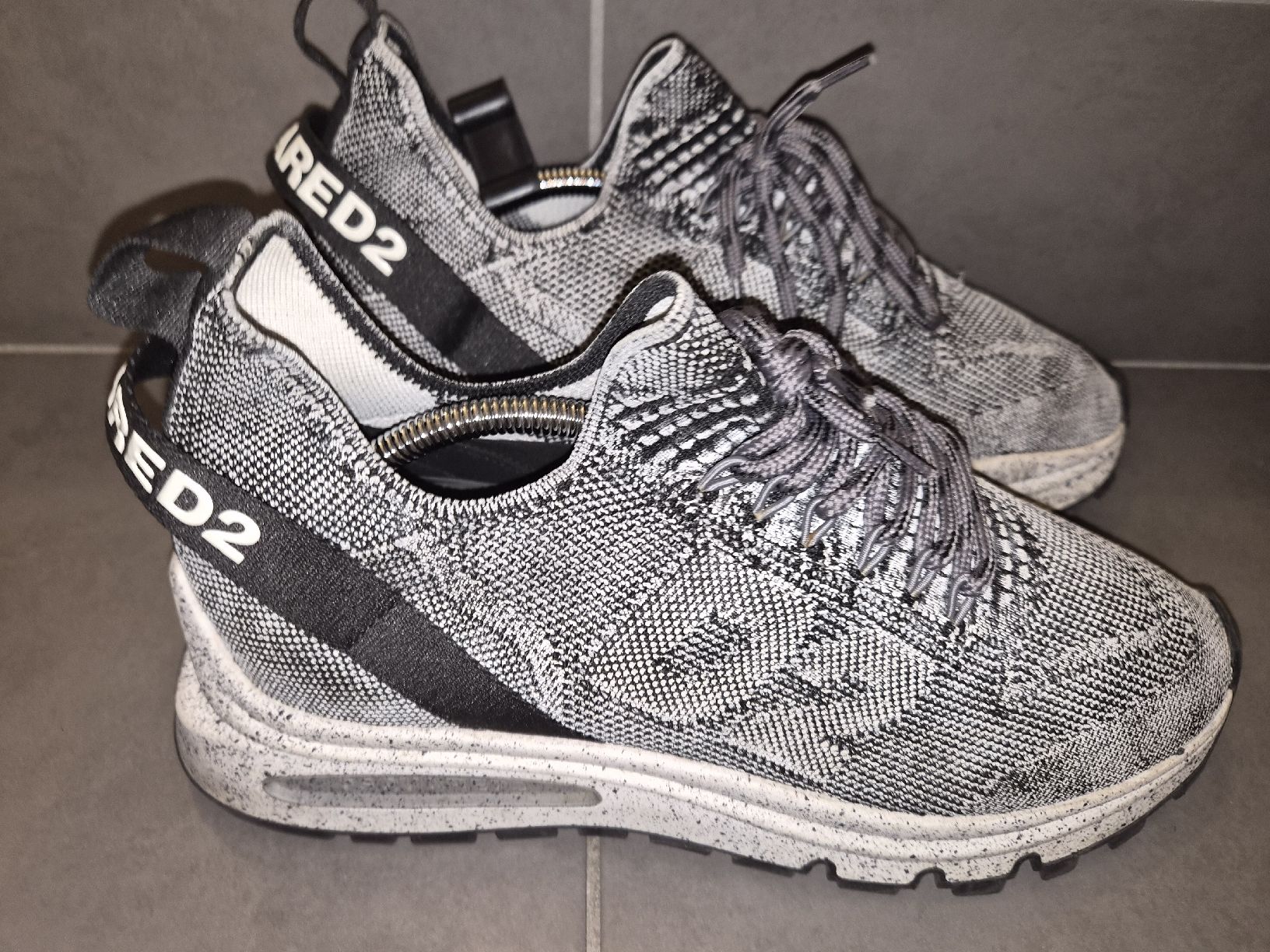 Dsquared2 Scarpe da uomo: Sneakers Dsquared2 en 43 – Usato da Font venduto da Stef75