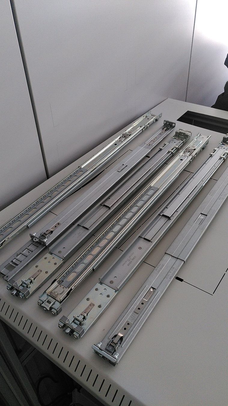 Racks & Ständer: Netzwerkschrank der Marke Triton – Gebraucht aus Zürich von sar_7qmm 5
