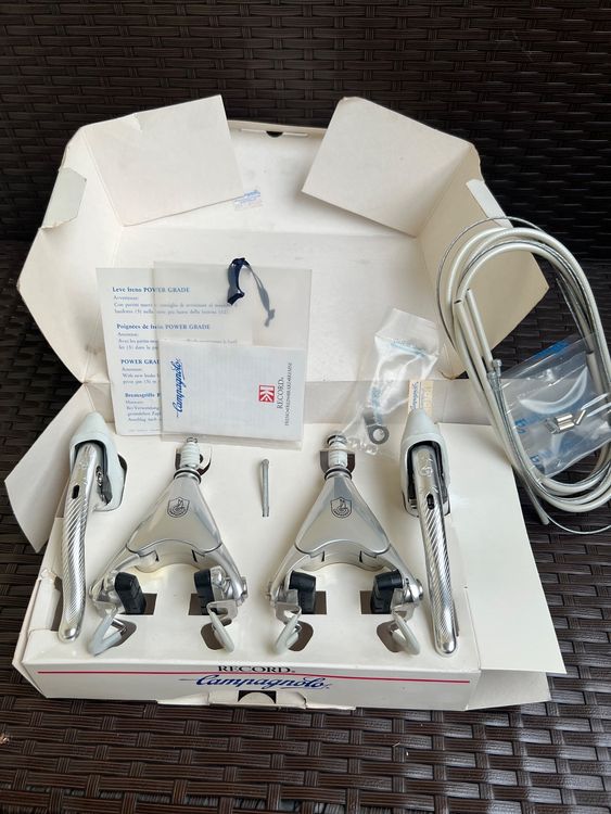Campagnolo Pista Plaquettes De Frein à Disque Campagnolo DB-410 - Pour Freins Disque Route/vélo - Noires Plaquettes Organiques Campagnolo