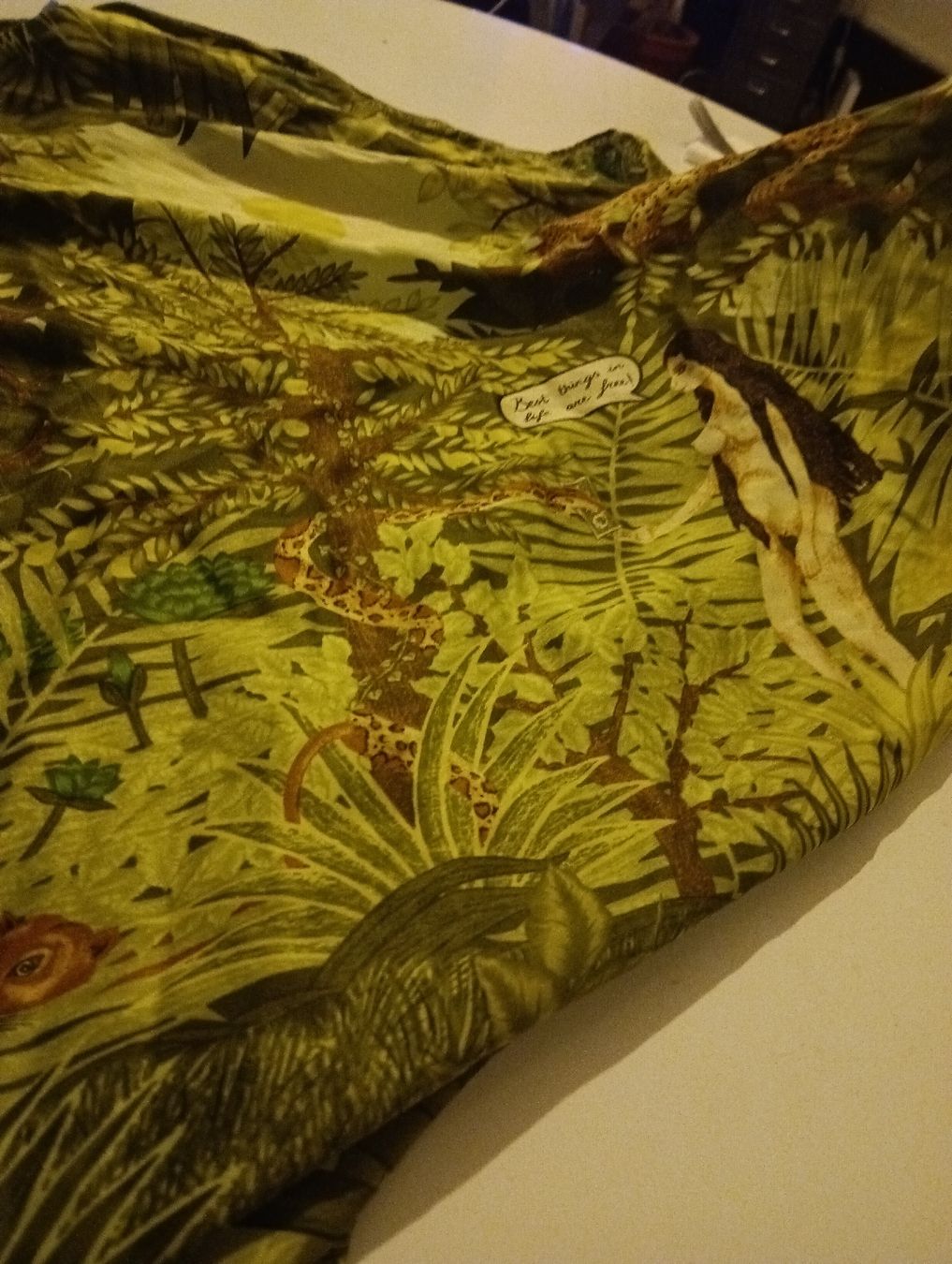 Moschino Foulard & Sciarpe: Moschino Jungel Image Seidentuch, – Nuovo (secondo la descrizione) da Basel venduto da STrudi_9qvp 2