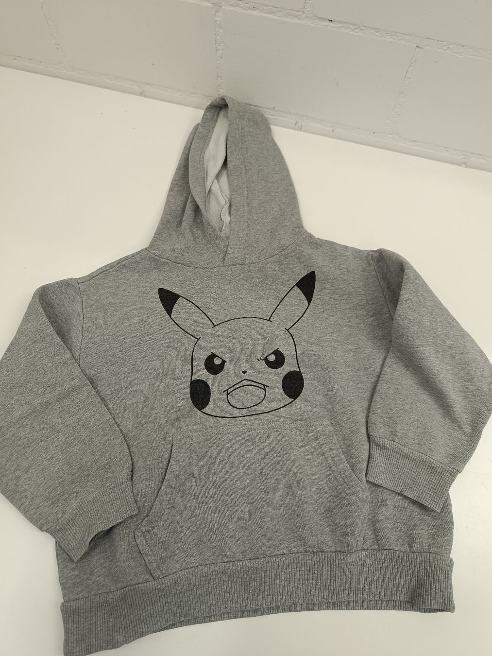 Pulls et sweat-shirts: Kapuzenpullover Gr. 128 – D'occasion à Ehrendingen par Cheronimo2