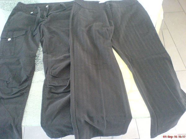 Pantaloni: 2 schwarze Stoffhosen Gr. 38 – Usato da Oftringen venduto da andrax