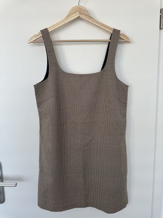 Robe d'été à carreaux, idéale pour la saison! Taille M.