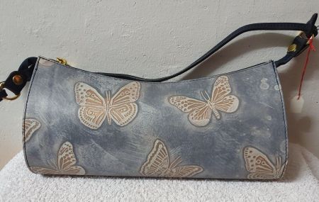 Neu: spezielle Ledertasche / geprägte Schmetterlinge