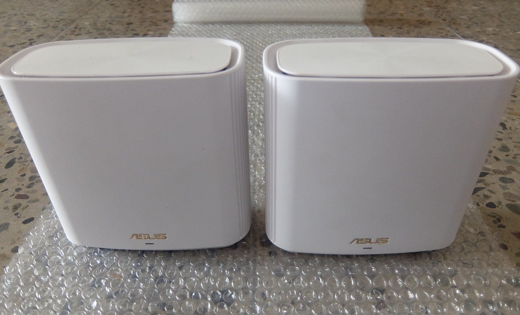 Asus Modems & Router: Asus AX6600 Set Wifi Routers Model XT8 2stk – Gebraucht aus Basel von Elektronik_Markt 1