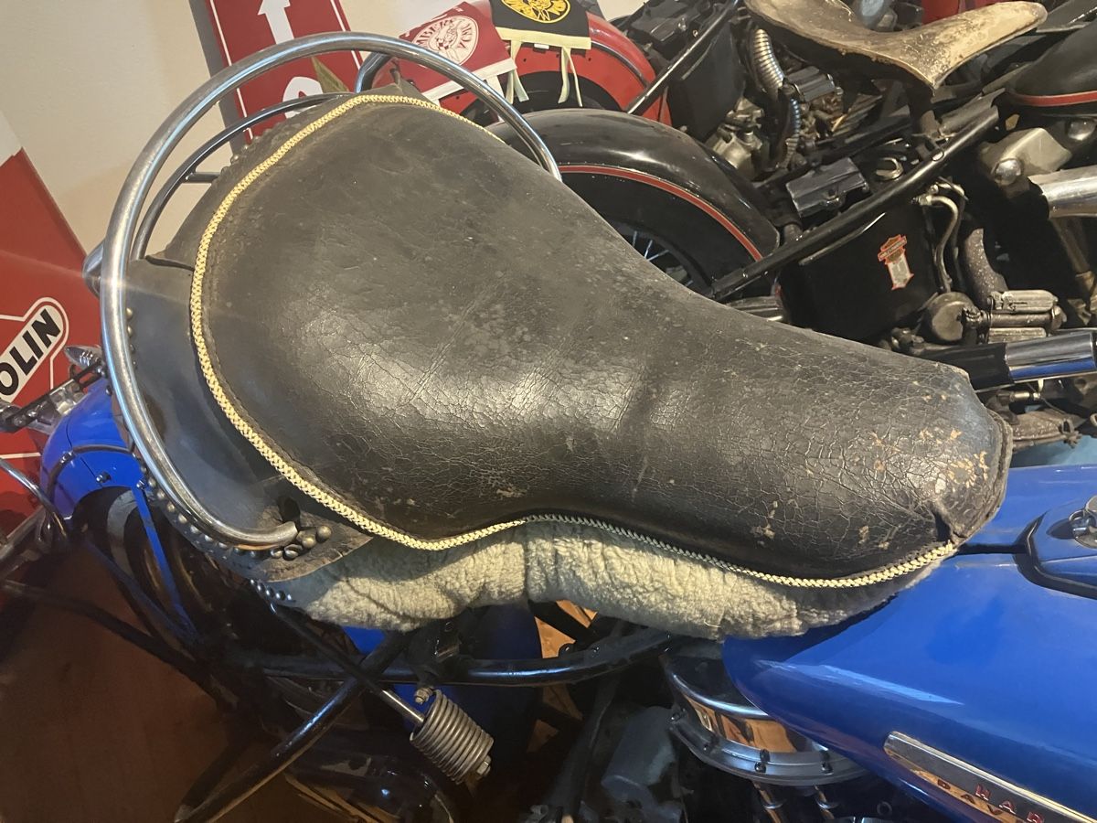Harley-Davidson Tutti i ricambio per moto: Sattel Harley Knucklehead Panhead – Usato da langrickenbach venduto da Swissemanuel