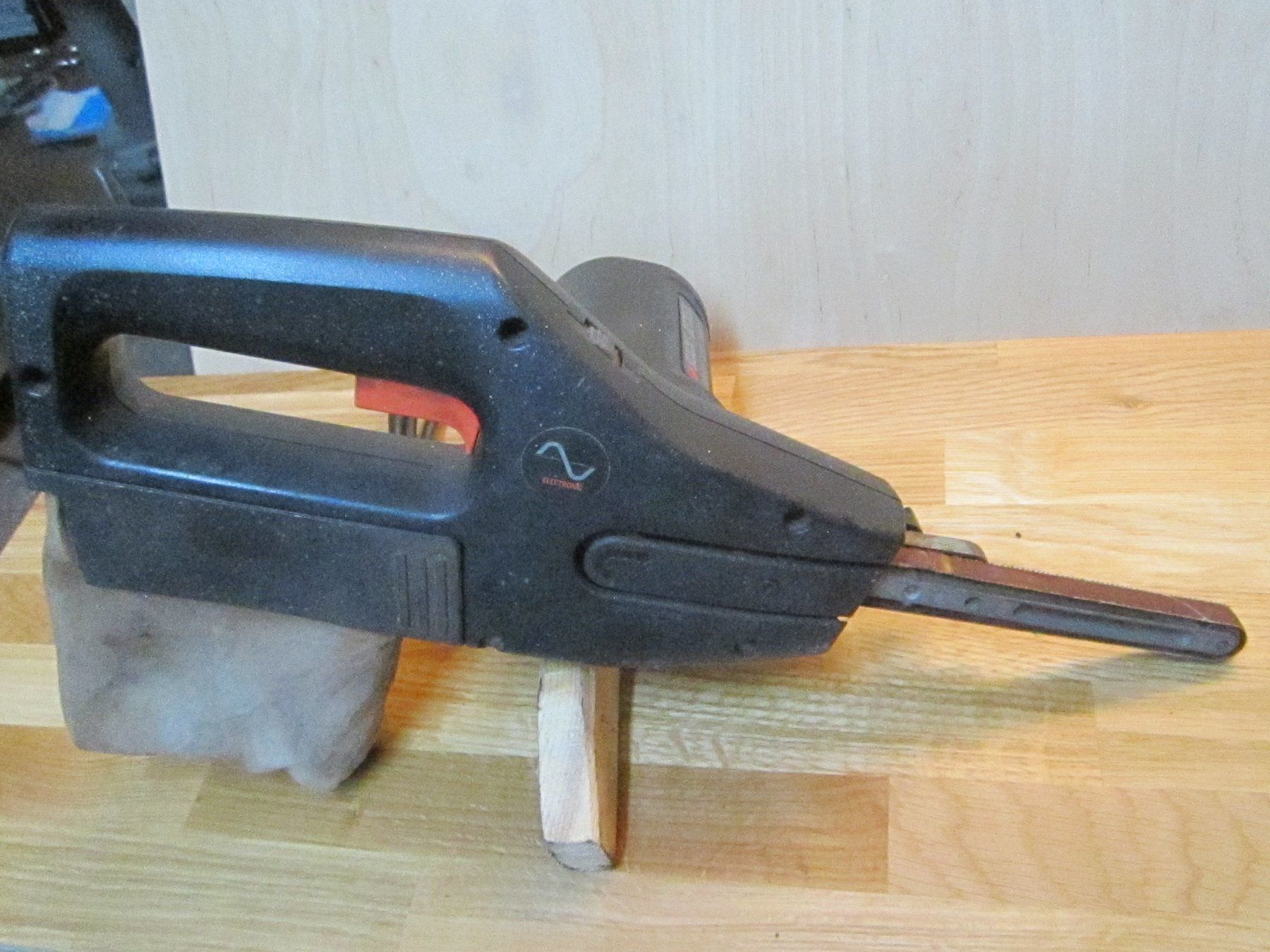 Aiguiseuses & polisseuses: Bandschleifer Black&Decker BD 292 E – D'occasion à ARISDORF par Sukawa1 2