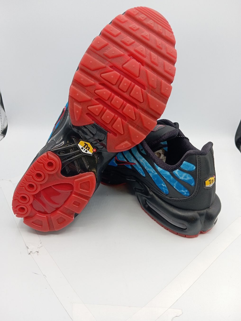Nike Chaussures hommes: Nike Air Max Plus - Shark Attack (EU44.5) – Neuf avec emballage d'origine à Schaffhausen par outlez 6