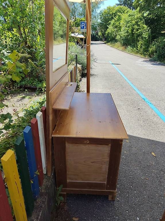 Cassettiere: Grosse Holzkommode mit 4 Schubladen und Spiegel – Usato da Solothurn venduto da luk_7cj5 1
