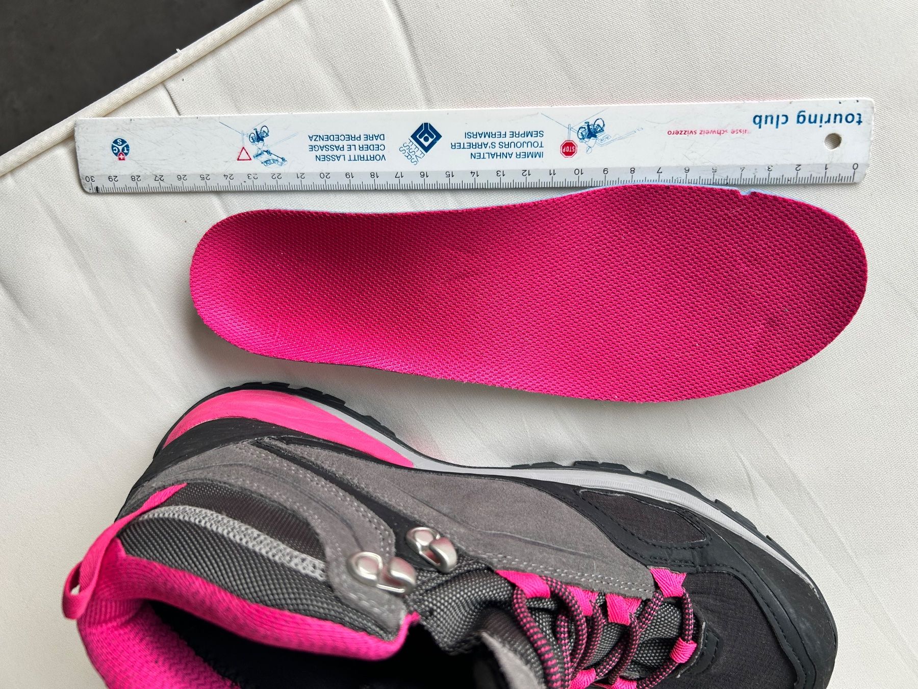 Chaussures femmes: Wanderschuhe Gr 40 – D'occasion à Biel/Bienne par fam_qjh6 3