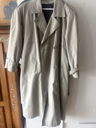 Trenchcoat beige mit kariertem Innenfutter Grösse 40
