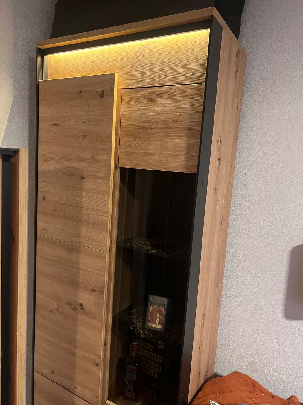 Armadi: Schrank mit passendem Wandregal – Usato da Lengnau AG venduto da Berni725 1